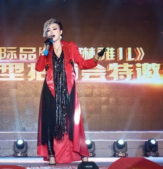 全国一线阿妹模仿秀——秋林，用声音与热情点燃舞台